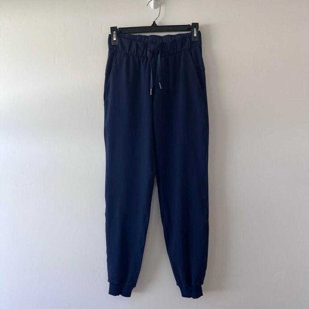 Lululemon Women's Navy and Blue Joggers-tracksuits
